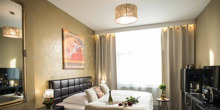 S láskou do Prahy: 4* hotel v centru, snídaně a večerní romantika na lodi