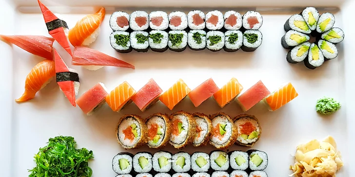Japonská hostina: 60 ks sushi s lososem, tuňákem i avokádem, možný odnos s sebou
