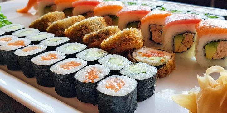 Japonská hostina: 60 ks sushi s lososem, tuňákem i avokádem, možný odnos s sebou