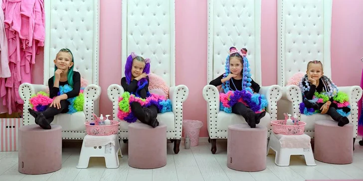 Pre malé parádnice: manikúra, pedikúra, pleťová maska, balík pre slečnu, aj balíky pre mamu a dcéru v Pink SPA