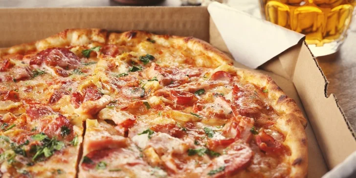 2 nebo 3 pizzy s sebou v centru Brna: průměr 33 cm, výběr z 30 druhů, rajčatový i smetanový základ