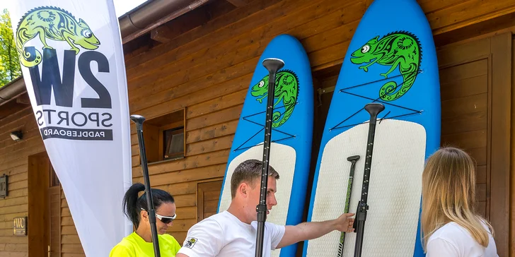 Hodinová plavba historickým Českým Krumlovem na paddleboardu, raftu nebo kánoi pro 1–6 osob