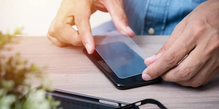 Voucher na 500–1500 Kč: servis telefonu i nákup příslušenství v centru Olomouce