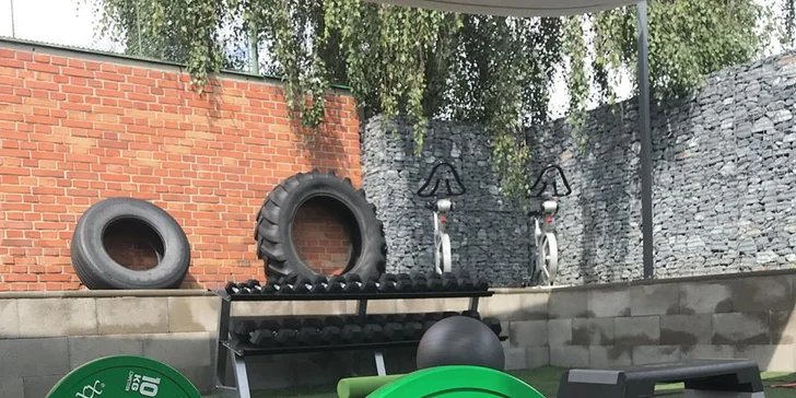 Zacvičte si venku s trenérem: kruhový trénink