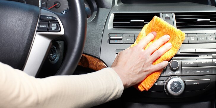 Dejte auto do pucu: mytí, dezinfekce, vysátí a čistění oken i koberců na 120–240 min.