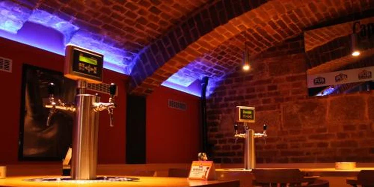Dva obrovské hovězí PUB burgry s hranolkami