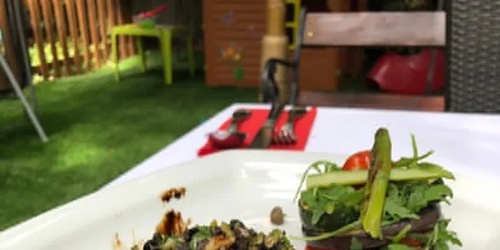 Středomoří na Vinohradech: polední menu podle výběru na odnos s sebou pro 1 i 2 osoby