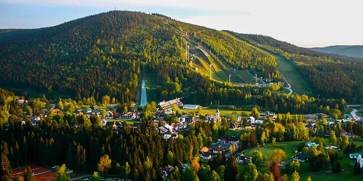 Jednodenní výlet do Krkonoš: lehká pěší turistika k prameni Labe a do Harrachova
