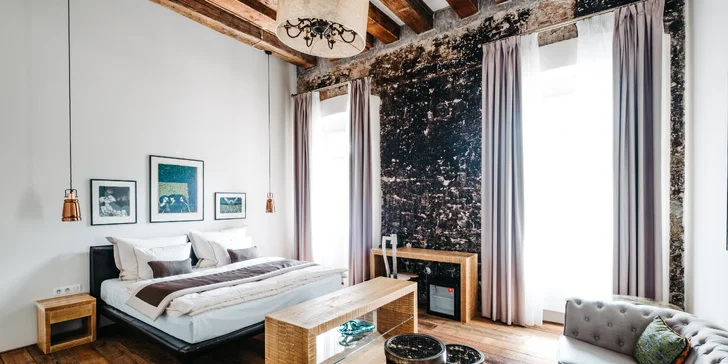 Luxusní hotel jen kousek od Prahy: pokoje se snídaní pro pár či rodinu