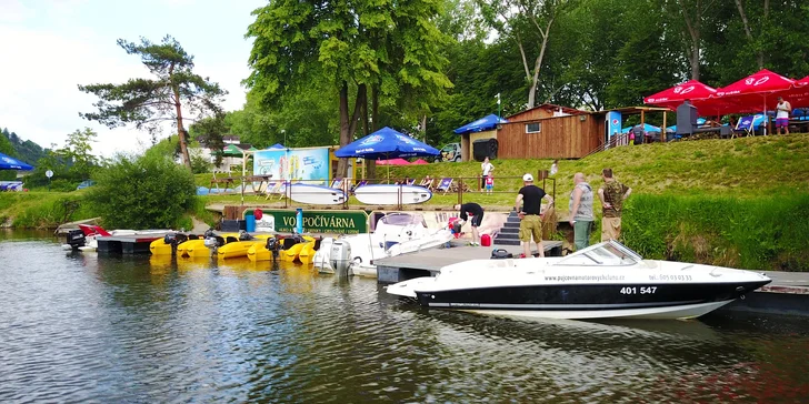 Půjčení šlapadel ve Vodpočívárně: hodinový pronájem pro 2 nebo až pro 4 osoby