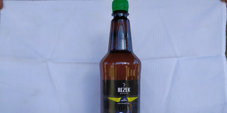 10 litrových piv z minipivovaru Rezek s sebou: světlé i polotmavé, 10°, 11° a 12°