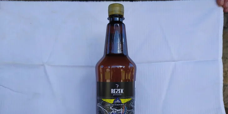 10 litrových piv z minipivovaru Rezek s sebou: světlé i polotmavé, 10°, 11° a 12°