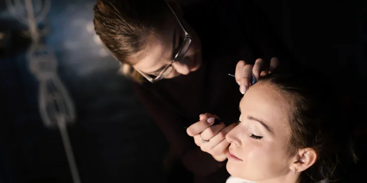 Jak se správně líčit: kurz osobního líčení nebo dámská make up jízda ve dvou