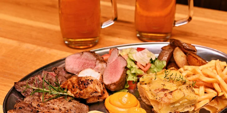 Masové menu pro dva: hovězí flank steak, krkovice, panenka i kuřecí prsa
