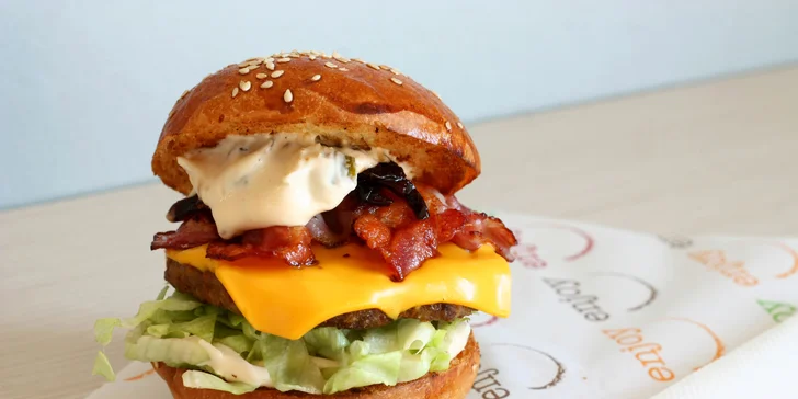 Don Corleone miniburger podle výběru i s hranolky a nápojem