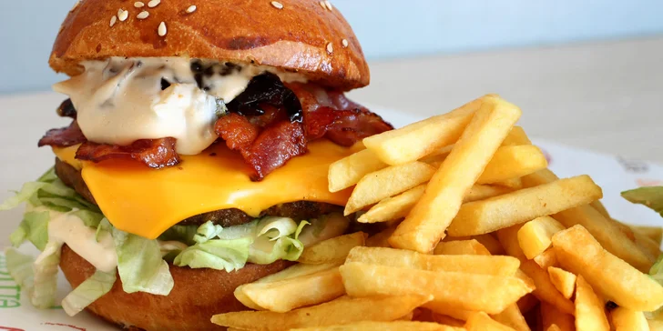 Don Corleone miniburger podle výběru i s hranolky a nápojem