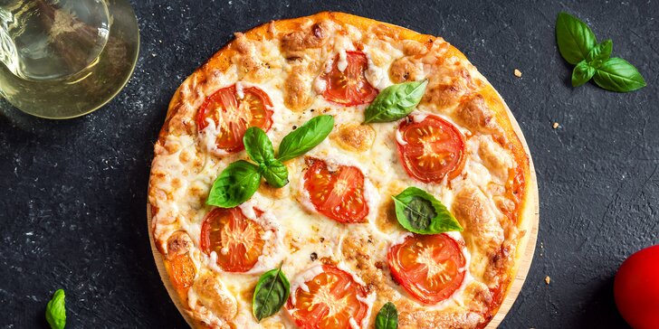 Dvě pizzy podle výběru ze 32 druhů s rozvozem po celém Brně