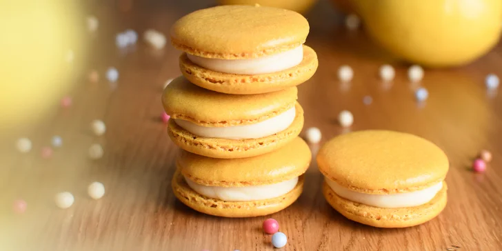 Dobroty až domů: mix 6, 10 či 20 makronek i máslové cookies s čokoládou nebo ořechy