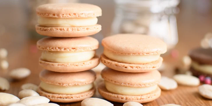 Dobroty až domů: mix 6, 10 či 20 makronek i máslové cookies s čokoládou nebo ořechy