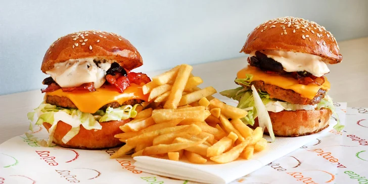 Don Corleone miniburger podle výběru i s hranolky a nápojem