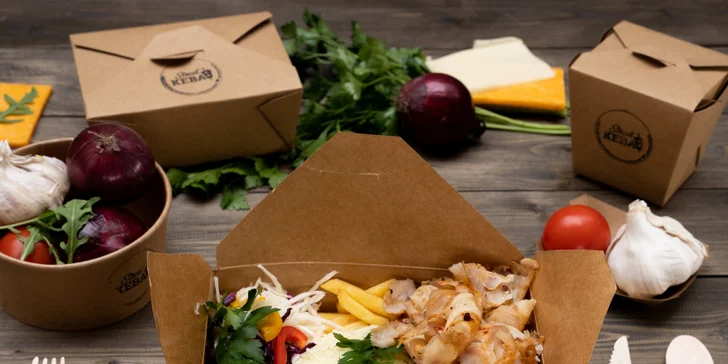 Street box s hranolky, kebab talíř i dürüm s nápojem kousek od Palmovky