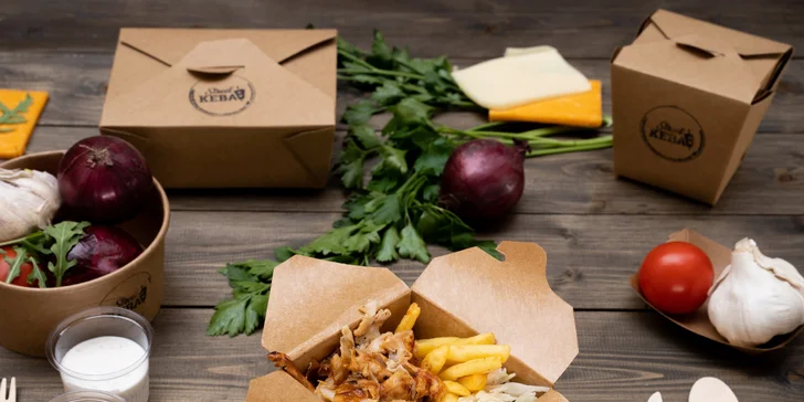Street box s hranolky, kebab talíř i dürüm s nápojem kousek od Palmovky