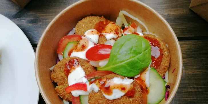 Street box s hranolky, kebab talíř i dürüm s nápojem kousek od Palmovky