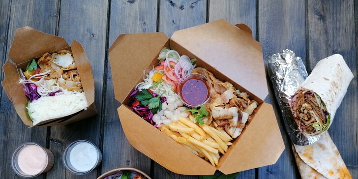 Street box s hranolky, kebab talíř i dürüm s nápojem kousek od Palmovky