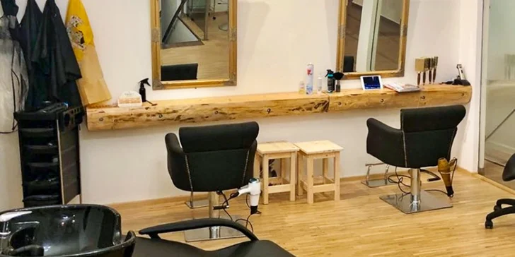Profesionální péče o vaše vlasy v salónu v centru města: střih nebo foukaná, styling i masáž hlavy