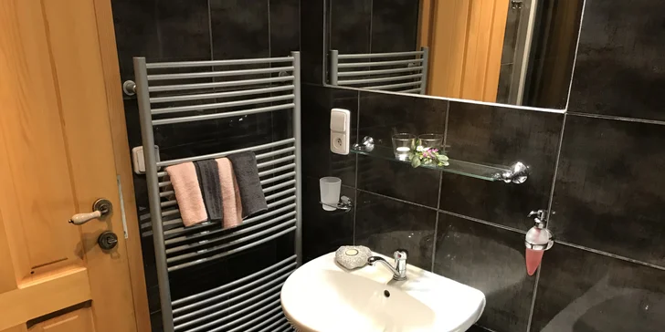 Dovolená na Šumavě: rustikální apartmán s venkovním posezením až pro 9 osob