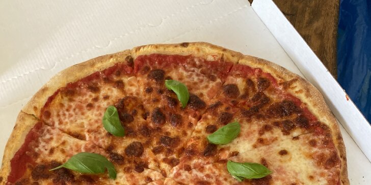 1 nebo 2 italské pizzy, výběr z 19 druhů: hawaii, quattro formaggi, tonno, piccante a další
