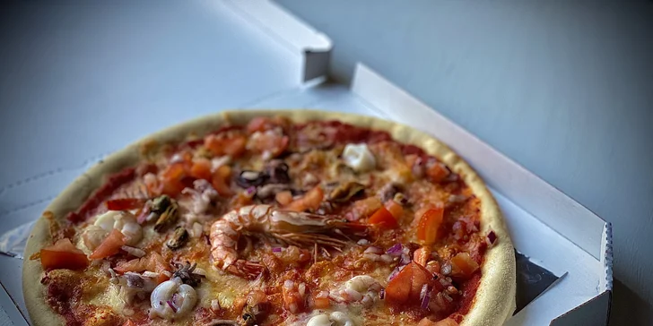 1 nebo 2 italské pizzy, výběr z 19 druhů: hawaii, quattro formaggi, tonno, piccante a další