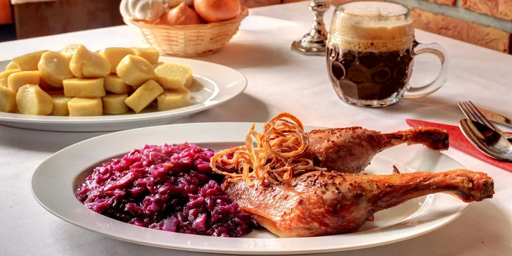 Rodinná bašta: vývar, boršč, kachna, svíčková, řízečky nebo žebra i s přílohami