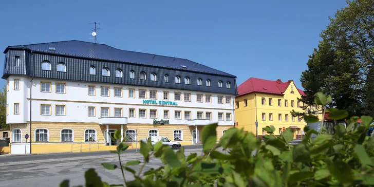 Aktivní dovolená v Krušných horách: pobyt s polopenzí, bazénem i saunou
