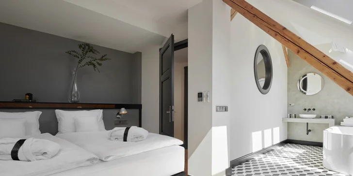 5* pobyt v historickém centru Prahy: krásné pokoje, privátní wellness i večeře u Karlova mostu