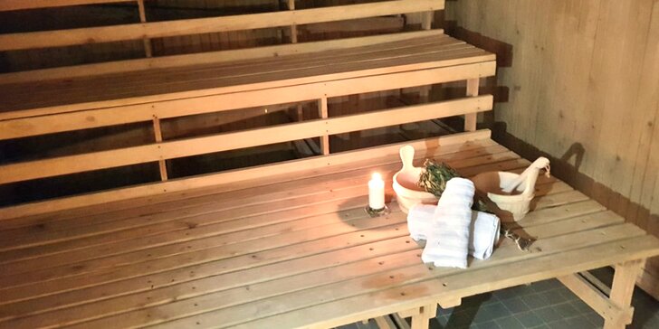Odpočinek v privátní sauně s láhví sektu: 60 nebo 120 min. pro 2 osoby