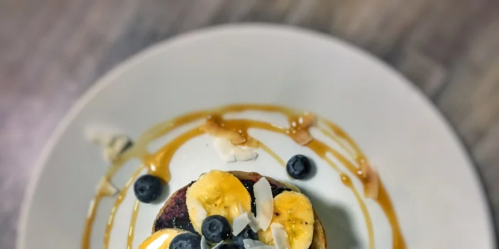 Bezlepkové lívance s nutellou nebo borůvkovou marmeládou a nápoj k tomu: pro 1 i 2 osoby