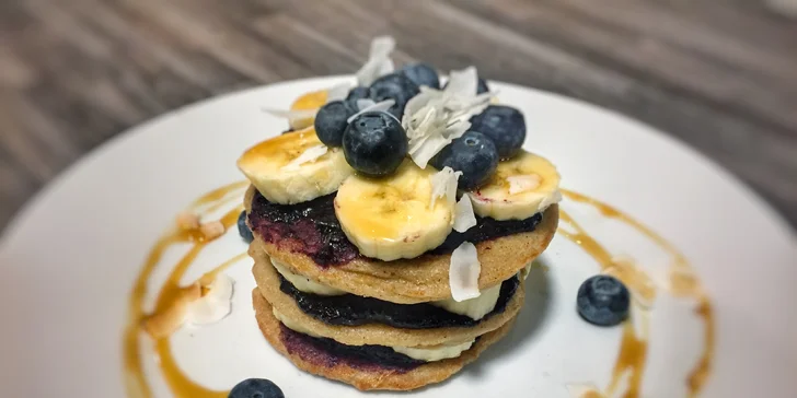Bezlepkové lívance s nutellou nebo borůvkovou marmeládou a nápoj k tomu: pro 1 i 2 osoby