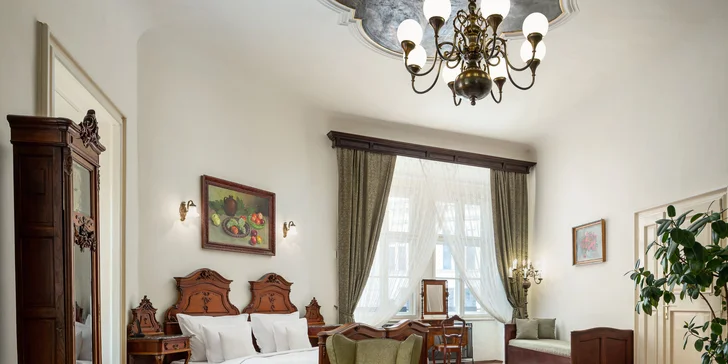 Orloj jako na dlani: pobyt ve 4* hotelu na Staroměstském náměstí se snídaní