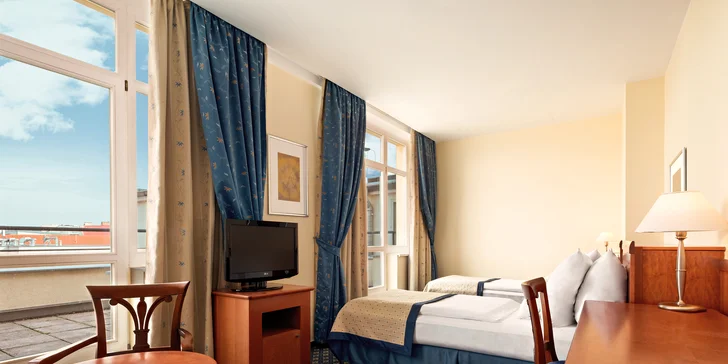 Pobyt ve 4* hotelu na Václavském nám.: snídaně i večeře a okružní jízda