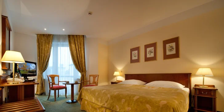 Pobyt přímo v centru dění: 4* hotel na Václavském nám. se snídaní, okružní jízdou i grilováním