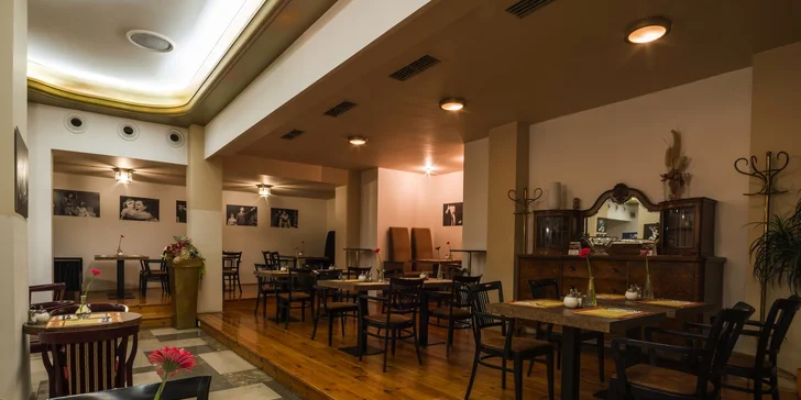 Pobyt přímo v centru dění: 4* hotel na Václavském nám. se snídaní, okružní jízdou i grilováním