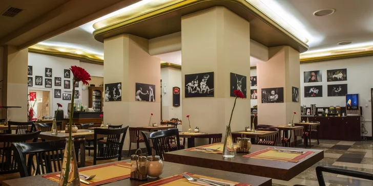 Pobyt přímo v centru dění: 4* hotel na Václavském nám. se snídaní, okružní jízdou i grilováním
