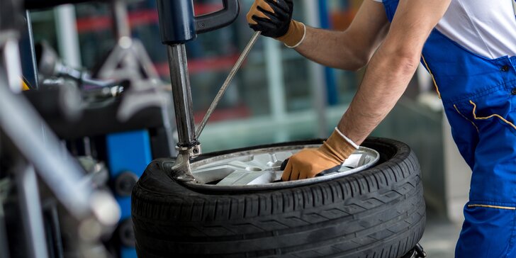 Výměna pneumatik s vyvážením a dohuštěním i možnost s demontáží kol