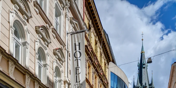 4* pobyt v historickém centru Prahy se snídaní i romantickým menu v restauraci u Karlova mostu