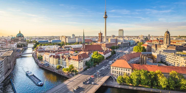 V Berlíně budete bydlet jen 4 km od historického centra v moderním hotelu A&O Berlin Friedrichshain. 