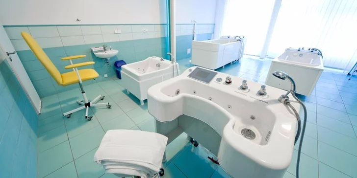Pokud přijedete na 3 dny, těšte se na částečnou klasickou aroma masáž a parafínový zábal rukou.