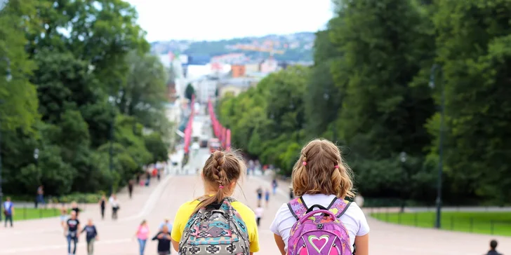 Bydlet budete v centru města, kde budete mít na dosah široké promenády, muzea i pestré možnosti rodinné zábavy. 