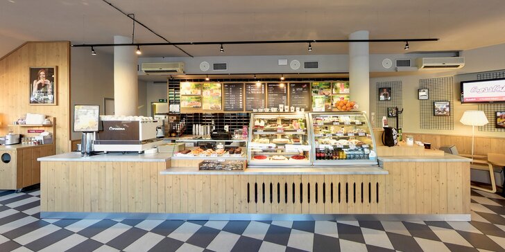 30% sleva na celý sortiment kavárny CrossCafe: sendviče, saláty, káva i dortíky