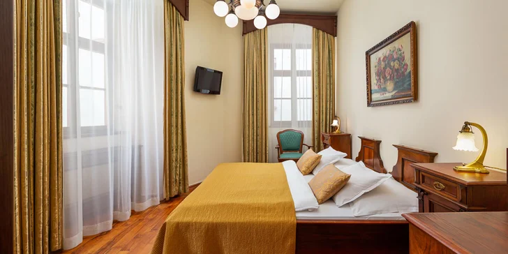 Orloj jako na dlani: pobyt ve 4* hotelu na Staroměstském náměstí se snídaní